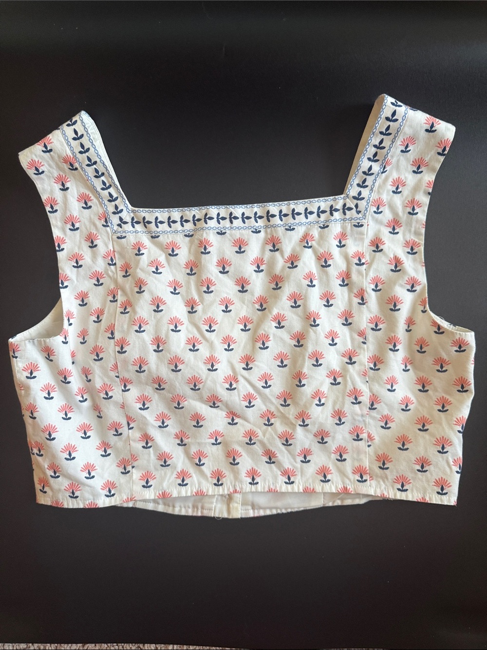 Gal Meets Glam Collection Mila Floral Block Print Square Neck Crop Top Size 6 - Picture 4 of 6